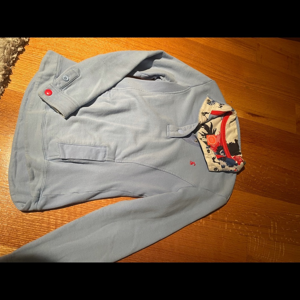 Sweatshirt. Preppy. Good condition. Size 4